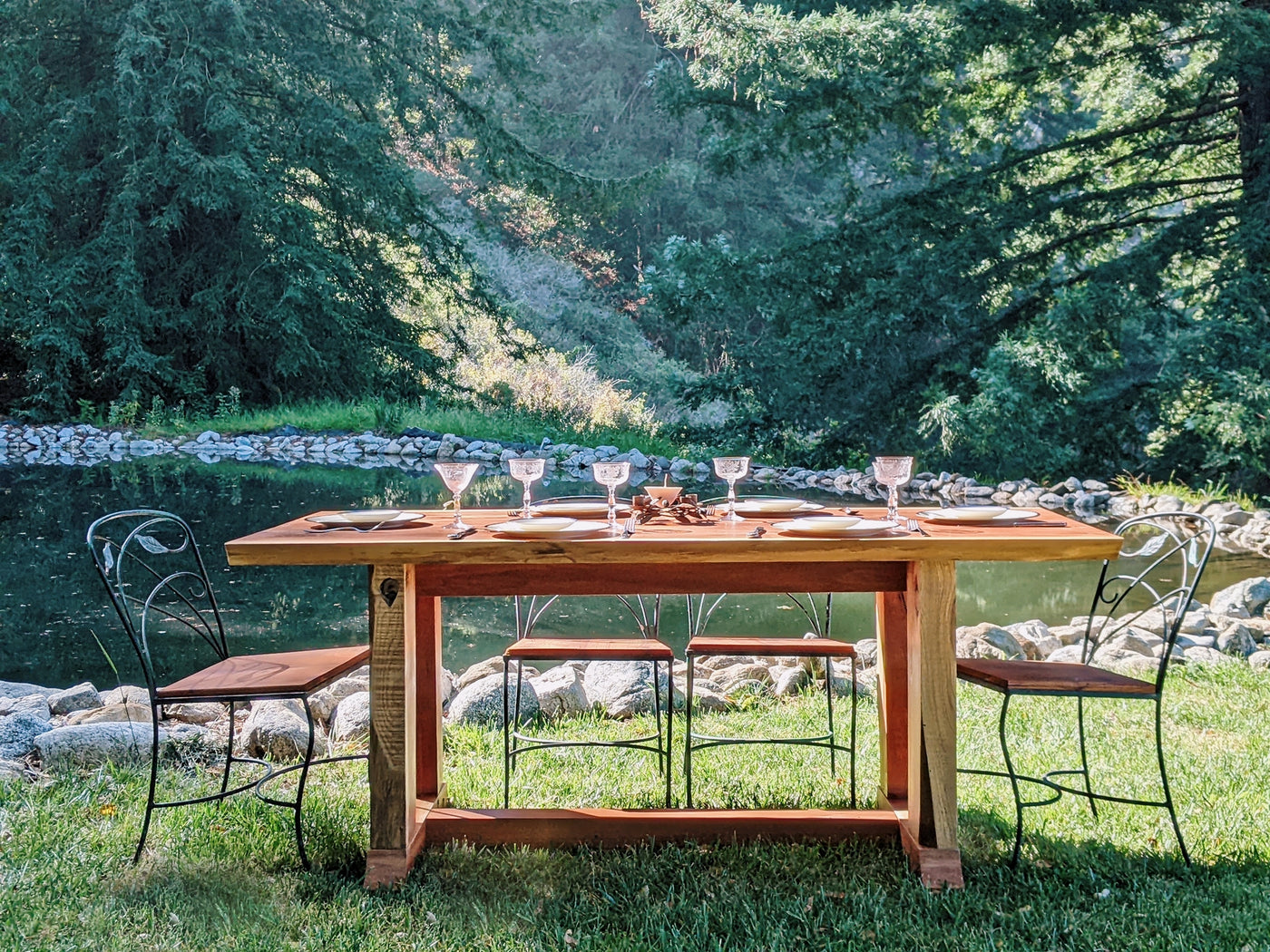 Magnus Dining Table